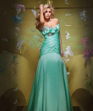 Vintage Strapless Side Ruched Ball Gown Beadings Sweetheart Evening / Party Dress