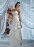 2011 Elegant Cheap Strapless Wrinked Flower Decorate Beach Wedding Dress