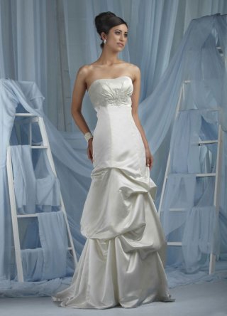 Discount Glamorous Strapless Empire Waist Pleated Sweep Cheap Wedding Dress