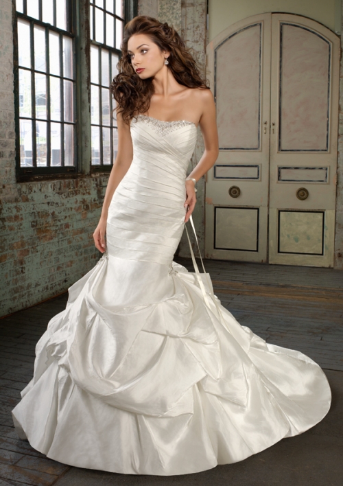 Fabulous Strapless Elegant beaded bust Mermaid Puffed Train Wedding Dress New Style