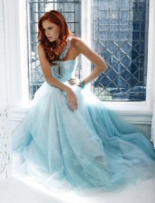 Glamorous Ball Gown Beadings Halter With A Hollow Center Ruched Party / Evening Dress