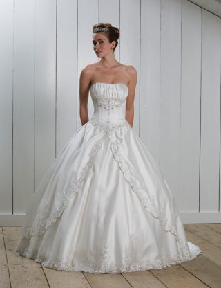 2012 A-line Wholesale Embroidery Satin Ball Gown Wedding Bridal Gown