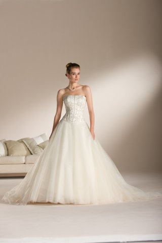 2012 A-line Strapless Embroidery Sash Lace Up Ball Gown Wedding Bridal Gown