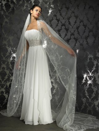 Embroidered Mantilla Flat Ruffle Band Beads Working Chapel Train Wedding Dress