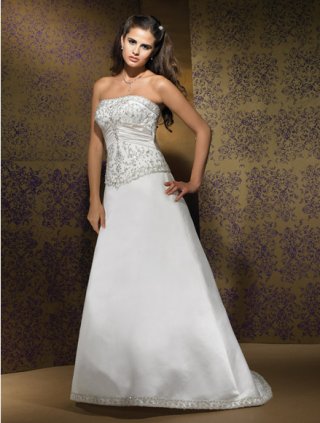 2012 Strapless Embroiery Satin Back Lace Up Court Train A-line Wedding Bridal Gown