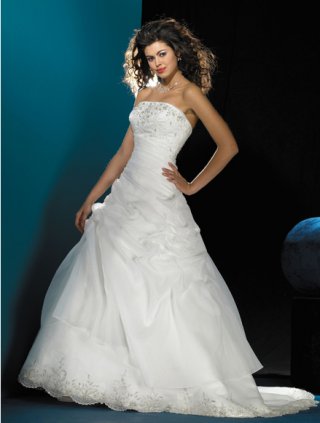 2012 Layered Style Strapless Embroidery Court Train Ball Gown Wedding Bridal Gown