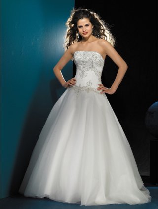 2012 Discount Designer Strapless Embroidery Court Train Ball Gown Wedding Bridal Gown