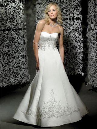2012 Discount A-line Satin Embroidery Low Back Long Train Wedding Bridal Gown