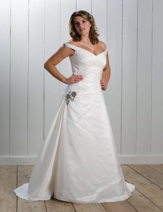 2012 Off-the-shoulder Big Girl Floor Length V-neck Wedding Dress