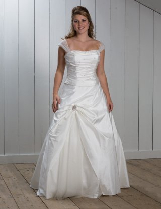 2012 Off-the-shoulder Sweetheart Floor Length Plus Size Wedding Dress