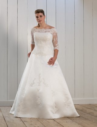2012 Off-the-shoulder Lace 1/2 Sleeves Plus Size Wedding Dress