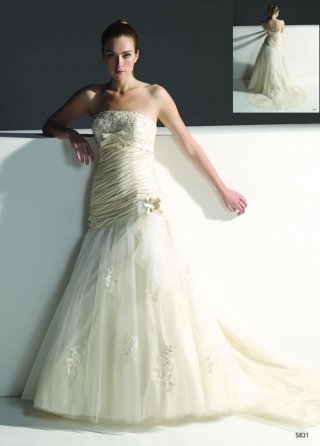 New Style A-line Strapless Taffeta/ Lace Design Applique Mermaid Wedding Dress