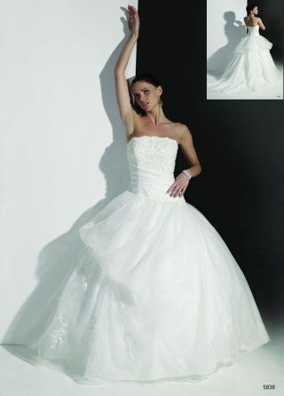 2012 Darpe Style Lace Bodice Applique A-line Ball Gown Wedding Bridal Gown
