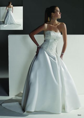 2012 A-line Strapless Applique Court Train Discount Wedding Bridal Gown