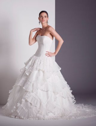 2012 A-line Strapless Over lap Layered Designer Ball Gown Wedding Bridal Gown