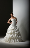 2012 Sweetheart Neckline A-line Wrinkle Satin Ball Gown Wedding Bridal Gown