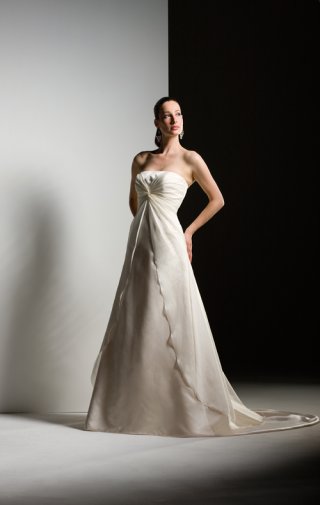 2012 Wrinkle Style Simple Strapless Satin Sweep length A-line Wedding Bridal Gown