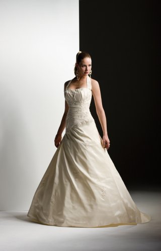 2012 Halter Taffeta Embroidery Wrinkled Designer Court Train A-line Wedding Bridal Gown