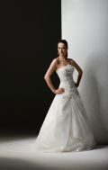 2012 Bargain Strapelss Organza/ Satin Pleated Applique Court Train A-line Wedding Bridal Gown
