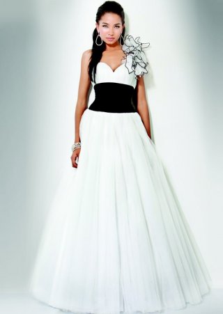 One Flower Shoulder Sweetheart Balck Waistband Attractive Ball Gown prom Dress