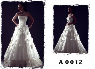2012 New Designer Strapless Multi-layer with Bowknot A-line Wedding Bridal Gown