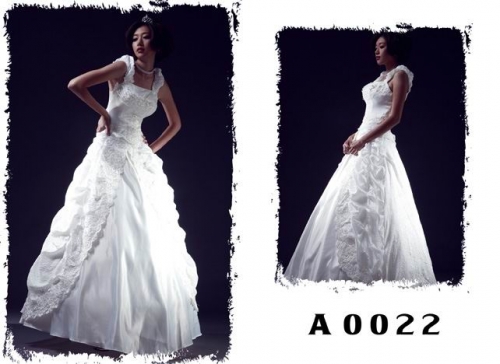 2012 Stylish Straps Square Neckline Embroidery Satin Ball Gown Wedding Bridal Gown