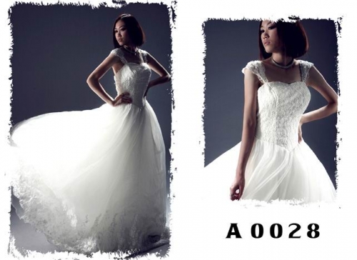 2012 Lace Elegant Design with Straps A-line Hot Sale Ball Gown Wedding Bridal Gown