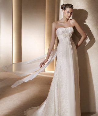 Gauze Mantilla Straps Embroider Beads Working Court Train Wedding Dress