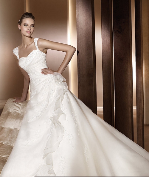 New Style A-line Straps Lace Elegant Princess Wedding Dress