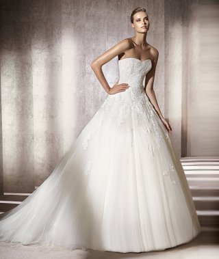 2012 Sweetheart Lace A-line Court Train Style Ball Gown Wedding Bridal Gown