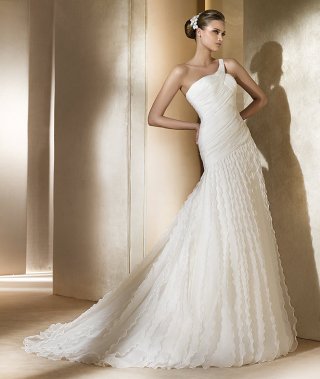 New Style One Shoudler Style Wrinkle Chiffon Sweep/ Brush length Mermaid Wedding Dress