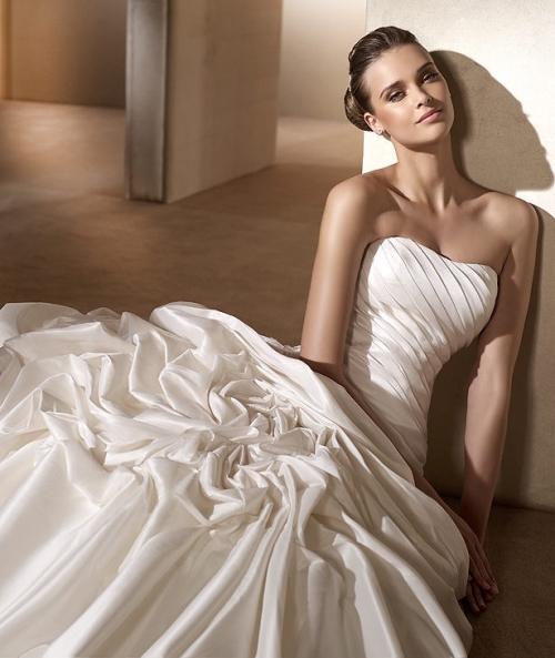 New Style A-line Sweetheart Taffeta Simple Attractive Wedding Dress