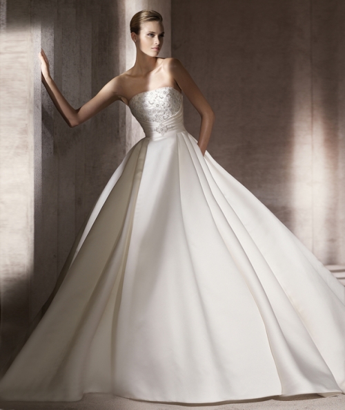 2012 A-line Strapless Satin Court Train Embroidery with Beadings Ball Gown Wedding Bridal Gown