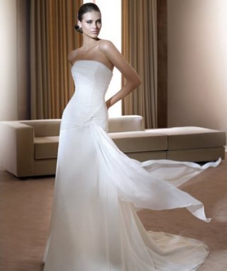 Exquisite Simple Strapless Style Discount White Beach Wedding Dresse