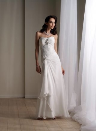 Delicate Cheap Strapless Beads Working Elegant Design Beach Wedding Dress
