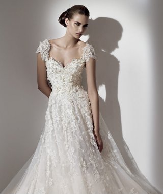 New Style A-line Straps Sweetheart Lace Sweep Wedding Dress
