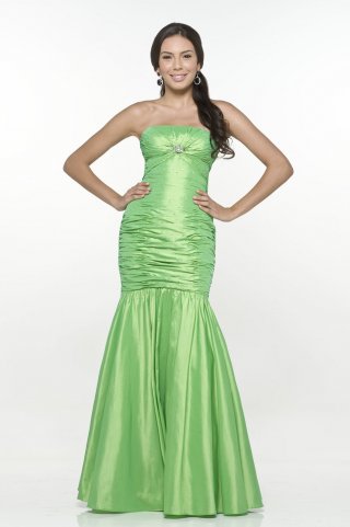 Absorbing Green Strapless Mermaid/ Column Design Plicated Floor length Evening Dress at a low price