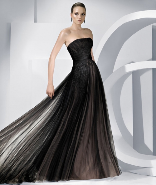 Sweetheart Strapless Sweep/ Brush length Black Organza Evening Gown