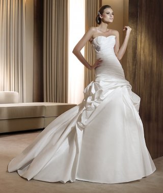 New Style Wrinkle Satin Ball Style Strapless Court Train Mermaid Wedding Dress