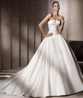 2012 Wrinkle Satin Court Train Empire Waist Ball Gown Wedding Bridal Gown