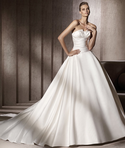 2012 Wrinkle Satin Court Train Empire Waist Ball Gown Wedding Bridal Gown