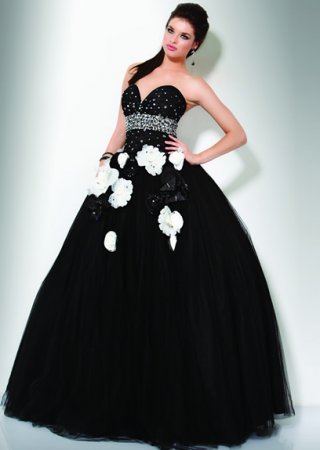 Elegant Black Ball Gown Princess Sweetheart strapless Design beaded empire Prom Dress With White Flower