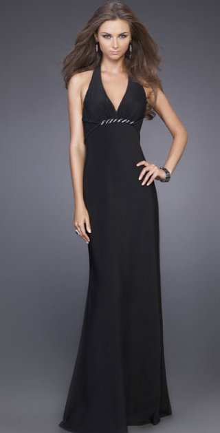 A Elegant Halter Evening Dress With A Ruched And Beading