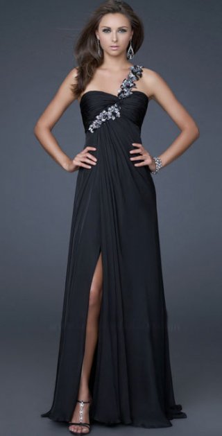 Sweetehart A Inclined Strap Ruched And Pleated Dropped Chapel Train Furcation Taffeta Black Evening Dress