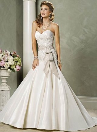 Charming Sweetheart Embroider bodice with sash Strapless white Mermaid Wedding Gown