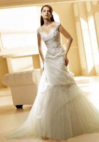 Elegant Cheap Off The Shoulder V-neck Embroider taffeta bodice and tulle skirt Mermaid Wedding Gown