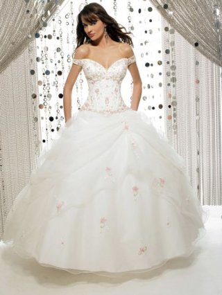 Elegant New style Wholesale Off the shoulder Beading Embroidery 2012 Ball Gown