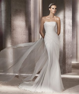 2012 Corset Strapless Sweep length Ruched Design Beach Wedding Dress