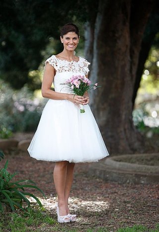 Embroider Round Neck Chiffon Discount Knee LengthDesign Wedding Dress