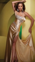 A Strapless With A Beadings Scalloped-Edge Neckline Furcation Evening Dress